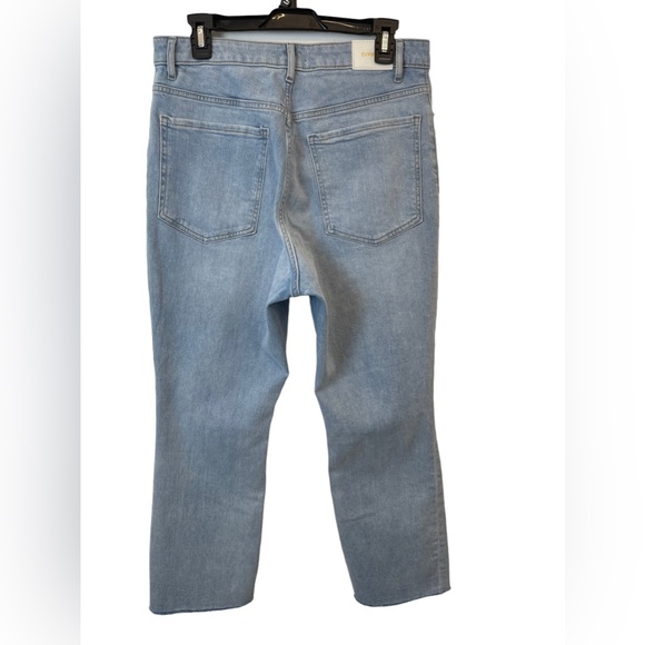 NWT Mom Jeans Curvy Supper Hi Rise Distressed Raw Hem Light washed  Size12 - Picture 7 of 16